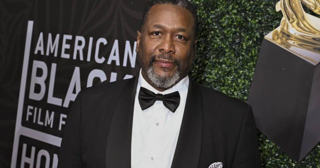 First Look at Perry White Revealed by Actor Wendell Pierce