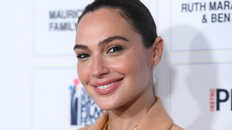 Gal Gadot Had Emergency Surgery for Brain Blood Clot, Then Gave Birth