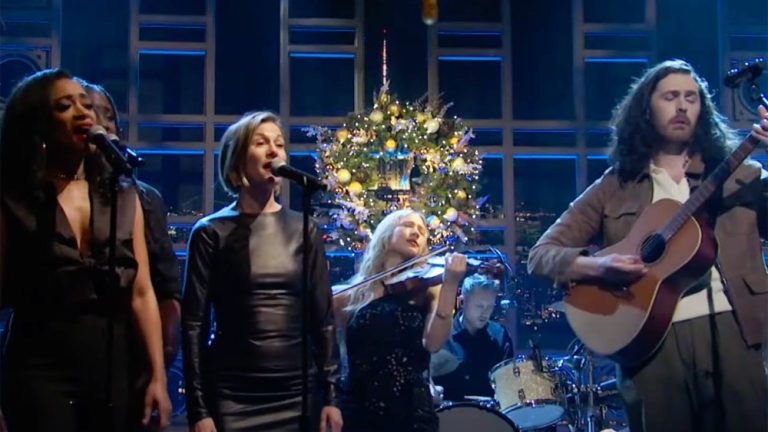 Hozier Performs ‘Fairytale of New York’ on SNL for Christmas