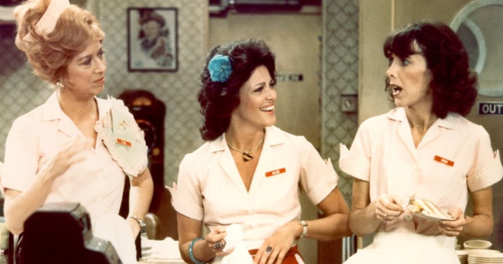 Linda Lavin, Emmy-nominated star of classic sitcom Alice, dies