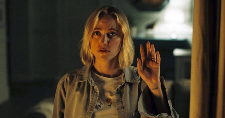 Maika Monroe vampire movie secures Neon distribution