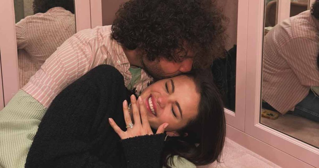 Selena Gomez & Benny Blanco Flaunt 5K Engagement Ring In Cozy Holiday Video – A Sweet Moment To Remember!