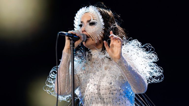 Bjork Calls Spotify, Streaming ‘Probably the Worst Thing for Musicians’