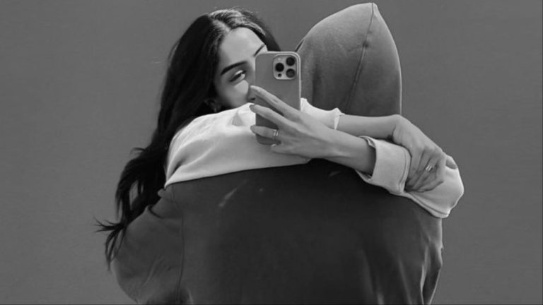 Is Khushi Kapoor Hugging Ibrahim Ali Khan In Her Viral Mirror Selfie? Fans Think A Film Announcement Is On The Way