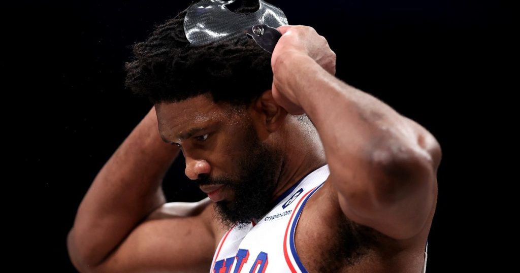 Joel Embiid Suffers Foot Sprain in 76ers vs. Suns Match