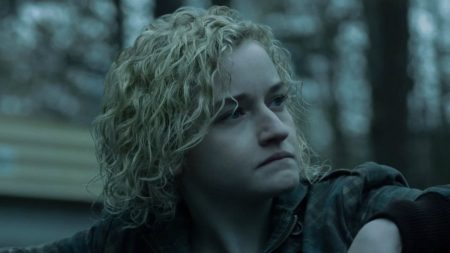 Julia Garner Opens Up About Playing Silver Surfer in THE FANTASTIC 4: FIRST STEPS — GeekTyrant