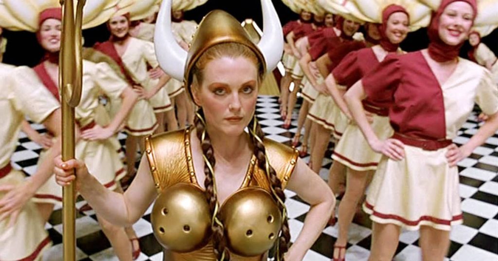 Julianne Moore says she secretly had a “Little Lebowski” in the oven while filming the cult classic Coen Brothers comedy