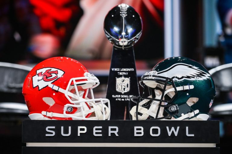 Kansas City Chiefs To Play Philadelphia Eagles