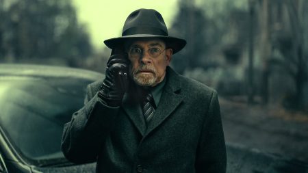 Mark Hamill Praises Mike Flanagan for His Most Unique Role Yet in THE FALL OF THE HOUSE OF USHER — GeekTyrant