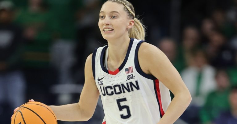 Paige Bueckers Suffers Knee Injury in UConn vs. Villanova Match