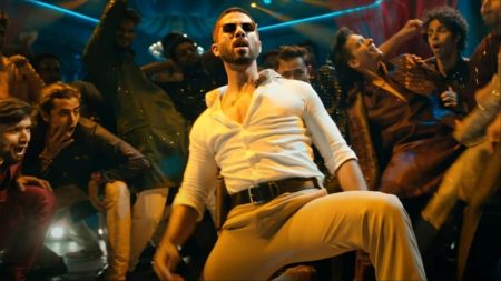 Shahid Kapoor Fans Can’t Keep Calm After Teaser & ‘Bhasad Macha’ Song Amps Up The Excitement