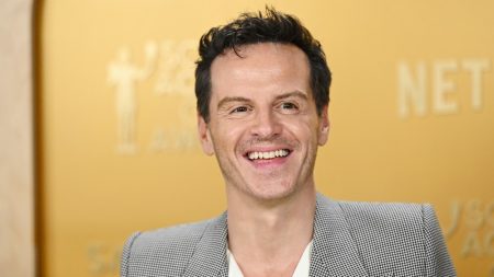 Andrew Scott Passed a Kidney Stone at the 2020 SAG Awards