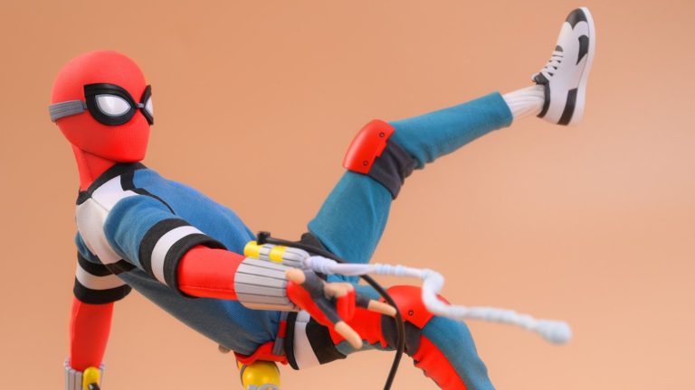 Cool YOUR FRIENDLY NEIGHBORHOOD SPIDER-MAN Figure From Hot Toys and HONŌ STUDIO — GeekTyrant