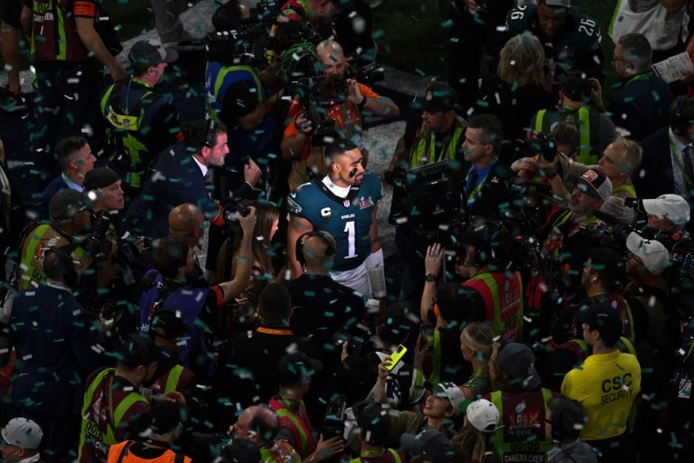 Eagles Fly, Dominate Chiefs In 40-22 Win