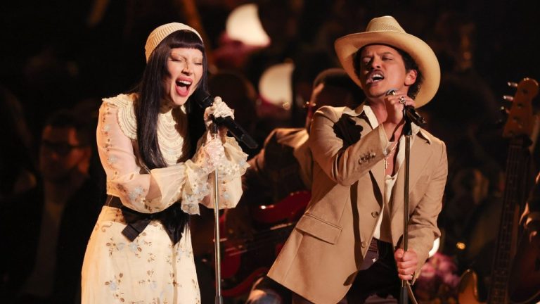 Lady Gaga & Bruno Mars Sing ‘California Dreamin’ In Grammys LA Tribute