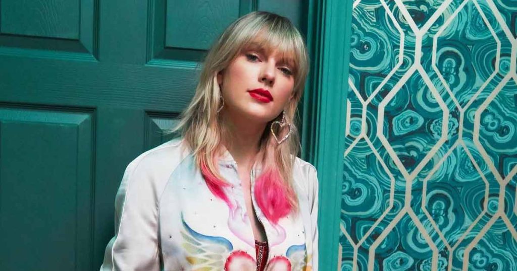 Taylor Swift Shines In K Super Bowl Bling—But Fans Spot One Big Missing Piece