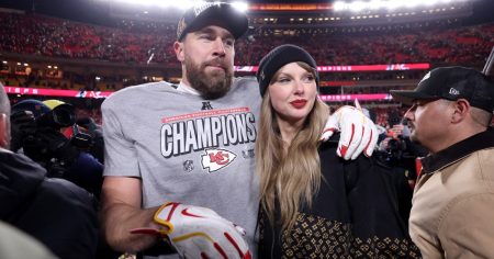 Taylor Swift & Travis Kelce Return from Vacation Abroad