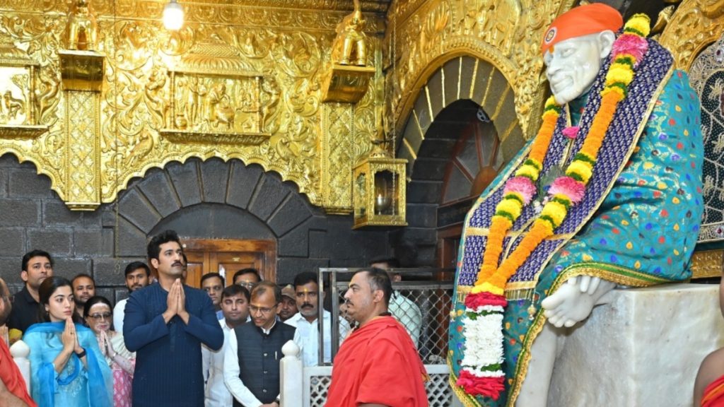 Vicky Kaushal & Rashmika Mandanna Visit Shirdi Sai Baba Temple To Seek Divine Blessings Before Chhaava Hits Cinemas