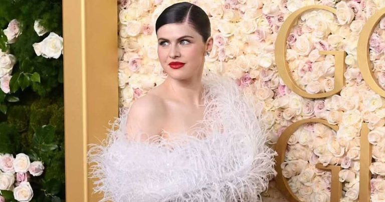 When Alexandra Daddario Sizzled In A Sparkling Fishtail Gown Flaunting A Perfectly Sculpted Figure