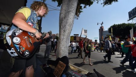 ‘Busk-Aid’ Will See L.A. Musicians Hitting the Streets for Fire Relief