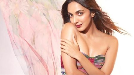 Kiara Advani Charging Rs 15 Cr Fee for Toxic ‘Exaggerated’? Insider Calls It Ridiculous, Says Even Alia & Deepika Don’t Get That Much