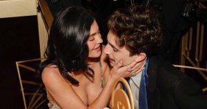 Kylie Jenner & Timothee Chalamet’s Steamy Kiss Raises Mercury Levels At Oscars 2025, Netizens Approve Their Romance, “Cute Couple”