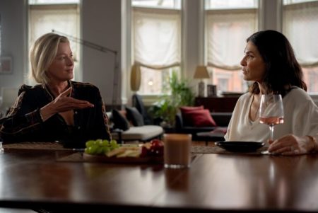 Pay Attention Now: Gretchen Mol and Juliana Margulies on “Millers in Marriage” | Interviews