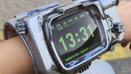 Sideshow Reveals Cool FALLOUT Pip-Boy 3000 Mk V Prop Replica — GeekTyrant