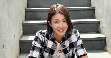 Sweet Home Star Lee Si Young Divorces Husband After 8 Years Of Marriage