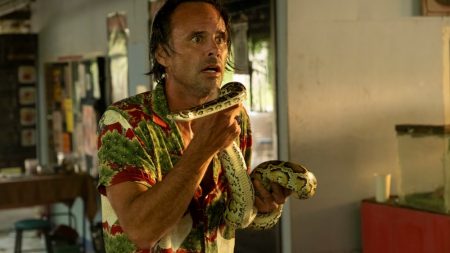 Walton Goggins Got Snake Bite on ‘White Lotus,’ Went to Hospital